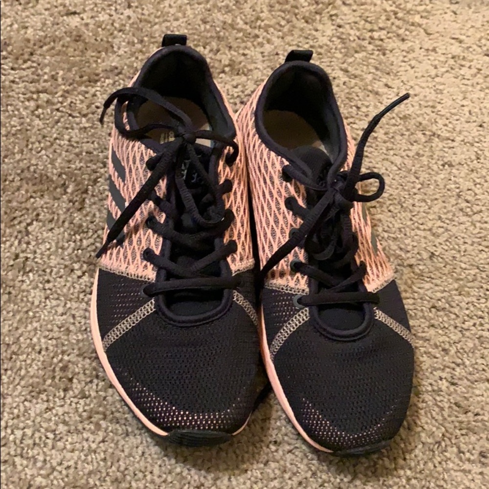 Adidas Cloudfoam tennis shoes